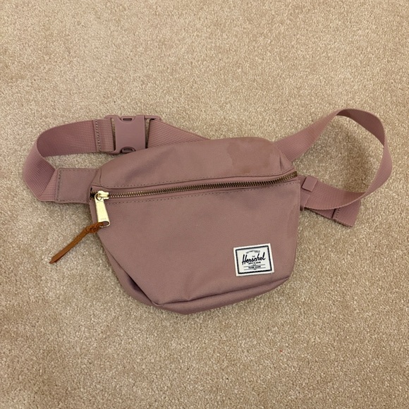 Herschel Fifteen Hip Pack (2L) in Ash Rose - Picture 2 of 5